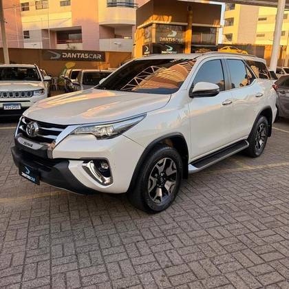 TOYOTA HILUX SW4 2.8 SRX DIAMOND 4X4 7 LUGARES 16V TURBO INTERCOOLER DIESEL 4P AUTOMÁTICO